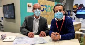 Claudio Bucella, président d’AZOLA et Xavier Passemard, directeur biométhane de GRDF